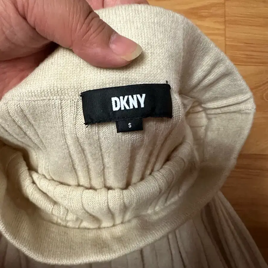 DKNY 치마