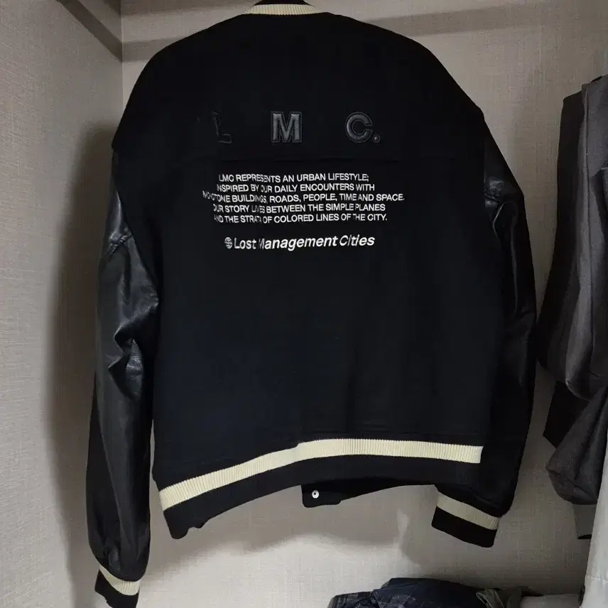 LMC 바시티 자켓 M