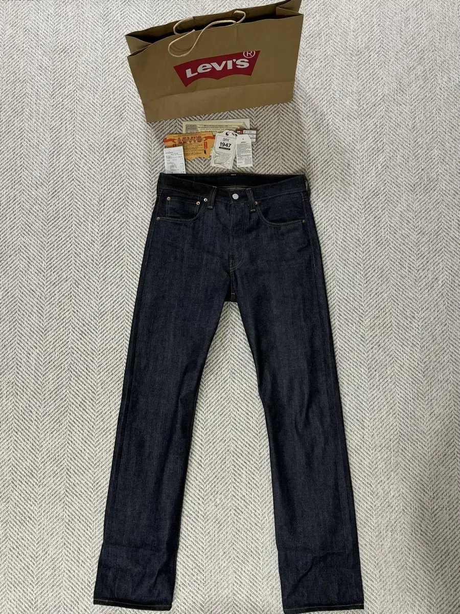 Levi's 1947 501 32X34 47501-0200 sells