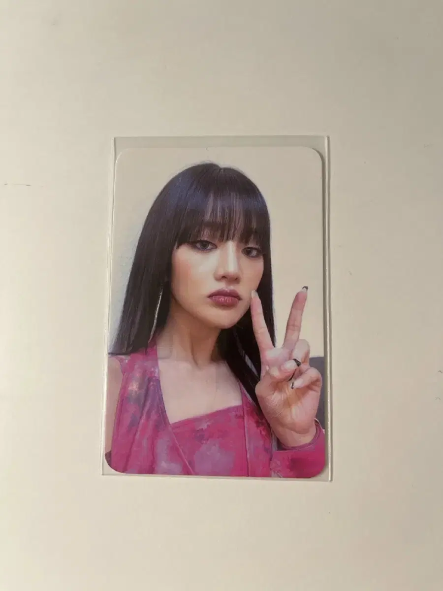 Girls minnie sell photocards