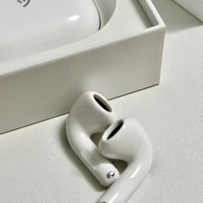 APPLE Airpods 4세대 반 송이형 무선 노이즈 감소 헤드폰