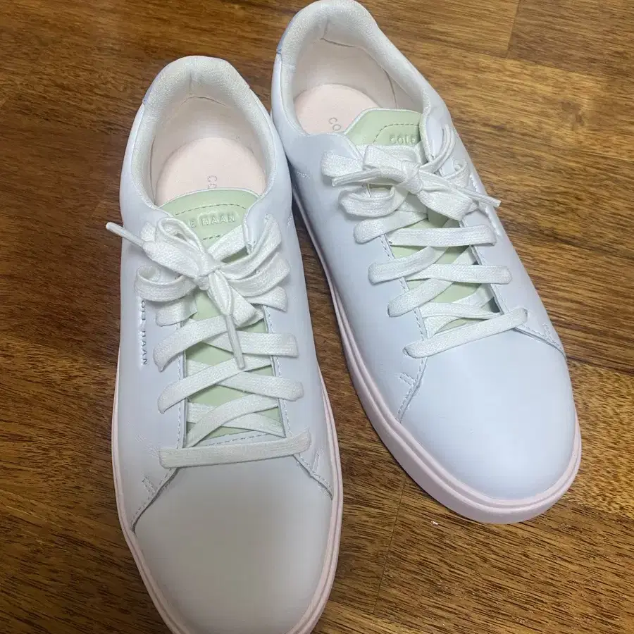 콜한 Cole Haan 여성 가죽 스니커즈 37.5