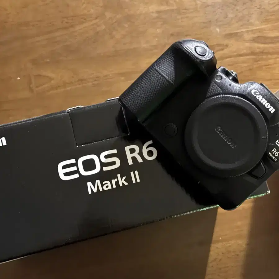 캐논 EOS R6 mark2 판매합니다.