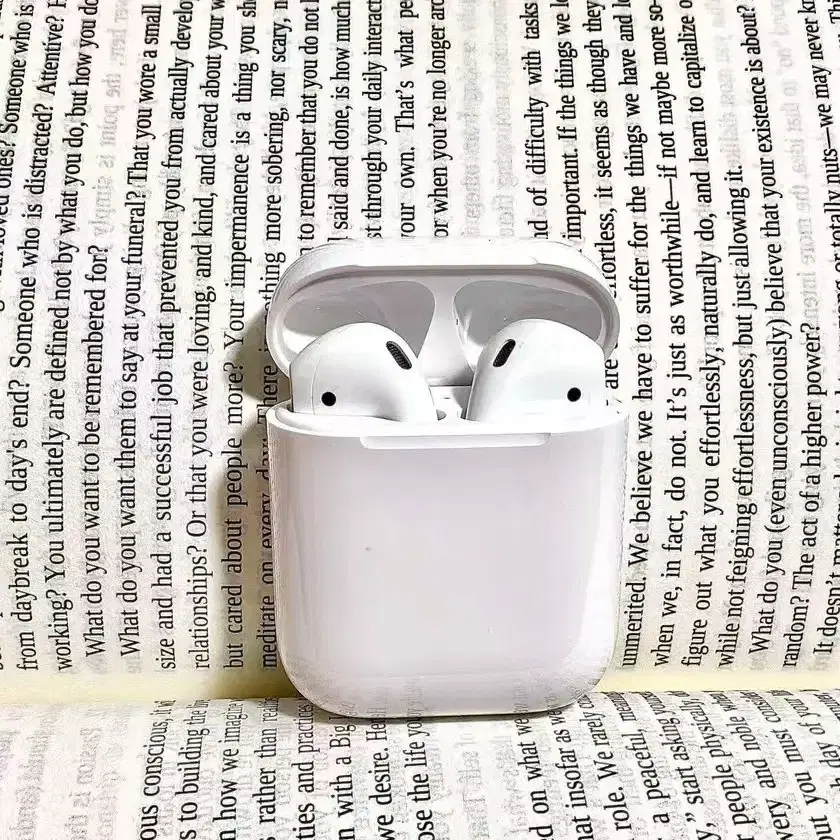 APPLE Airpods 2세대 반 이어폰 타입의 리얼 무선 이어폰