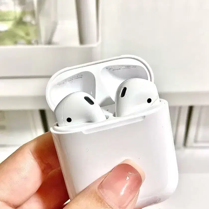 APPLE Airpods 2세대 반 이어폰 타입의 리얼 무선 이어폰