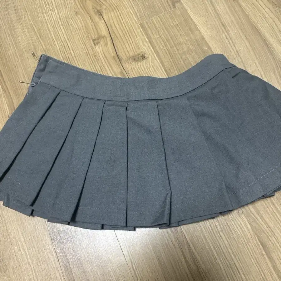 컴아웃앤플레이 코프 클리시어 pleat-on-pleat skirt