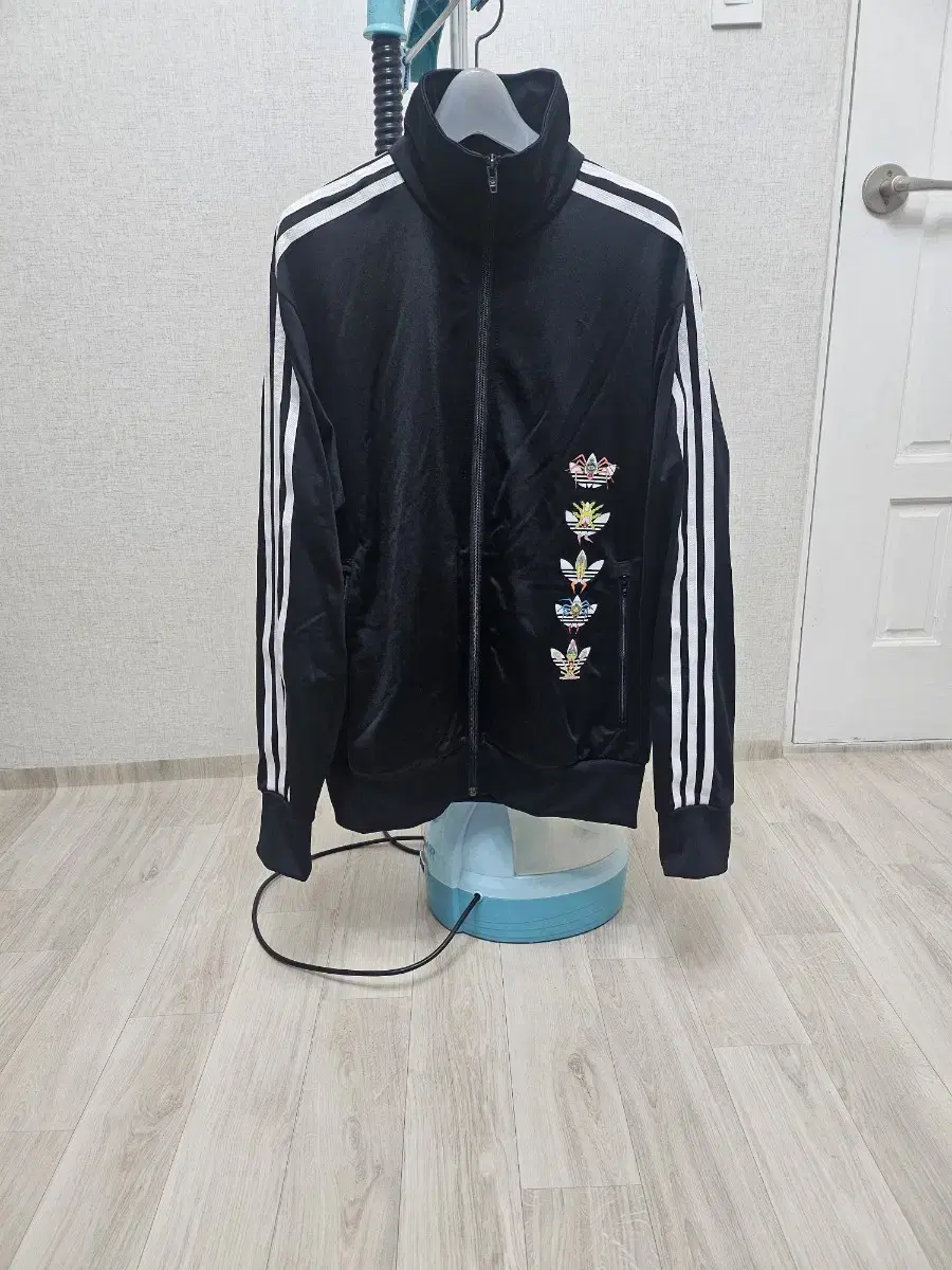 (100) L Ultra Rare Adidas Tanami Firebird [Black] Tracktop Jersey