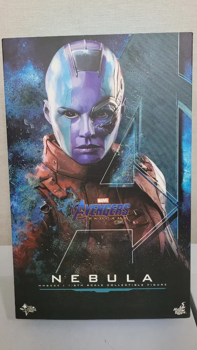 Sells Hot Toys Avengers Nebula