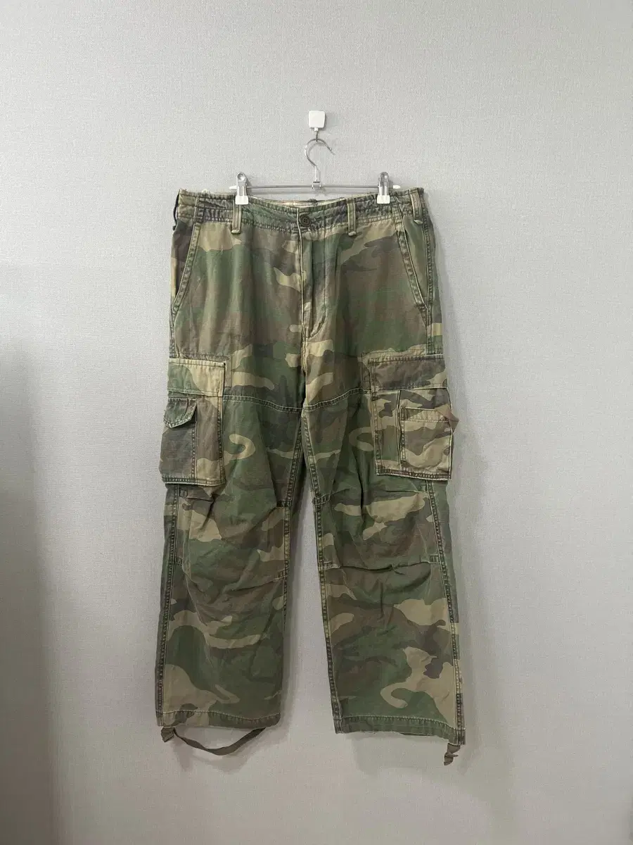 Abercrombie Camo Cargo Pants 36