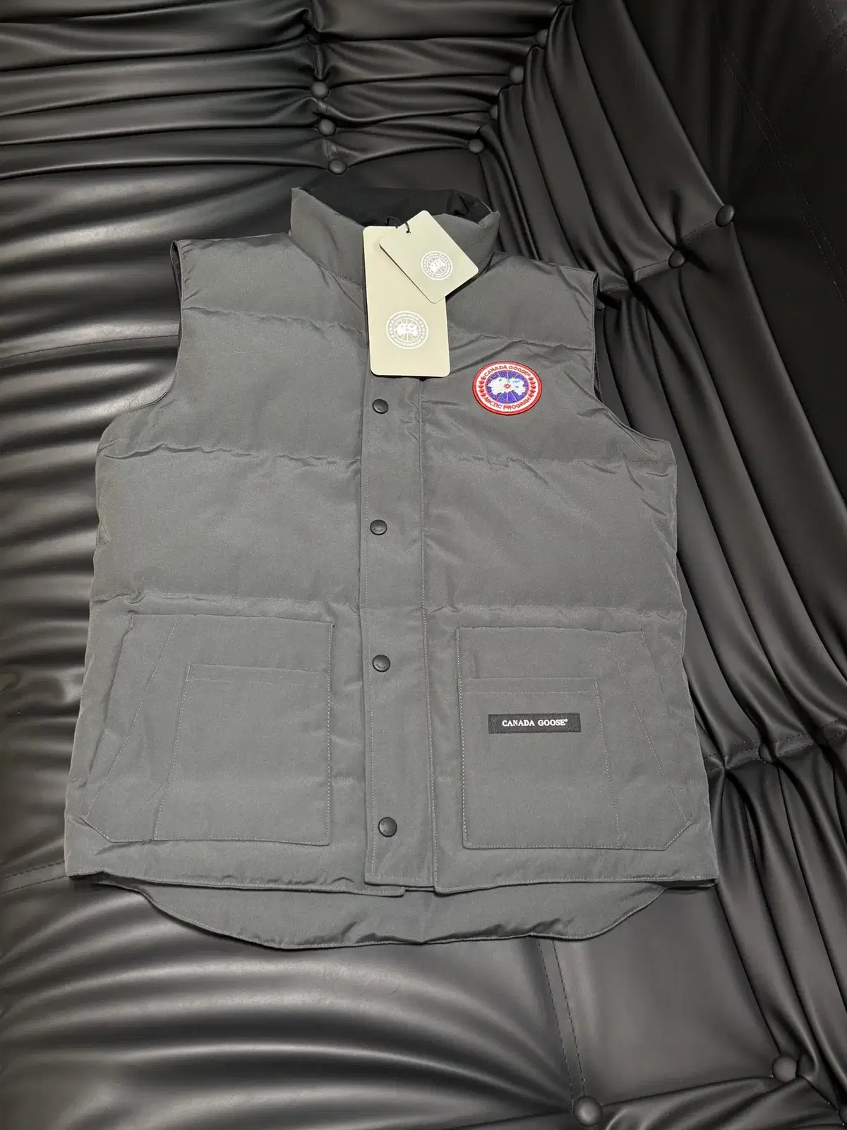 Canada Goose Winter Wapan Logo Gray Jacket Padded Vest