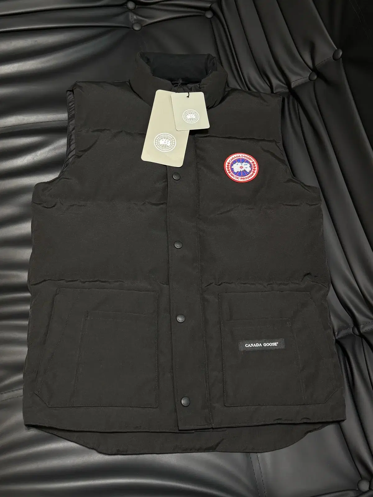 Canada Goose Winter Wapan Logo Black Jacket Padded Vest