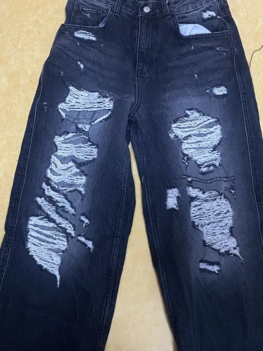 Men's Ripped Denim Pants