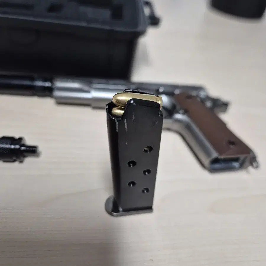 탄피배출 풀메탈 콜트 M1911미니어처 모델건 팝니다.