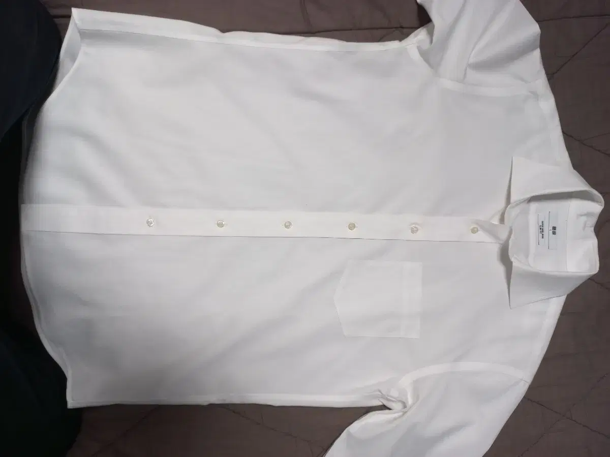 Uniqlo white shirt