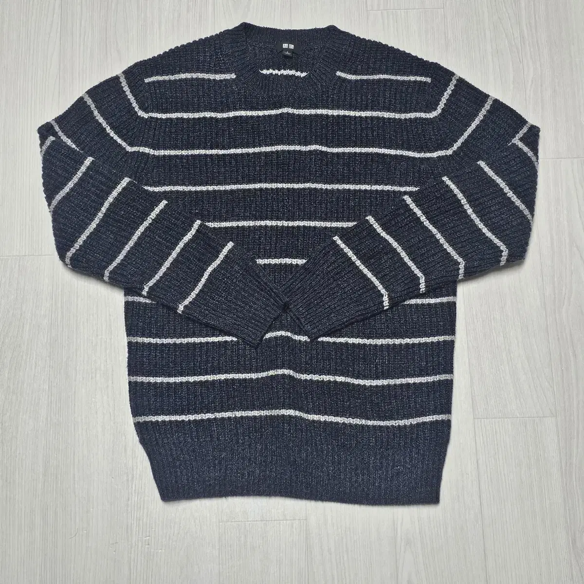 Uniqlo Men's Striped Knit(L) sells.