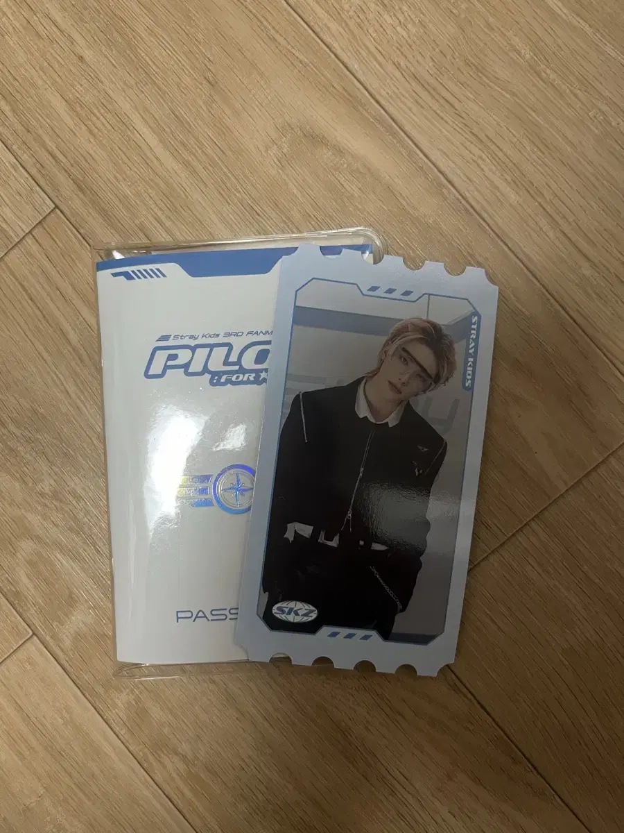 Skz hyunjin Pilot Passport Ticket Set