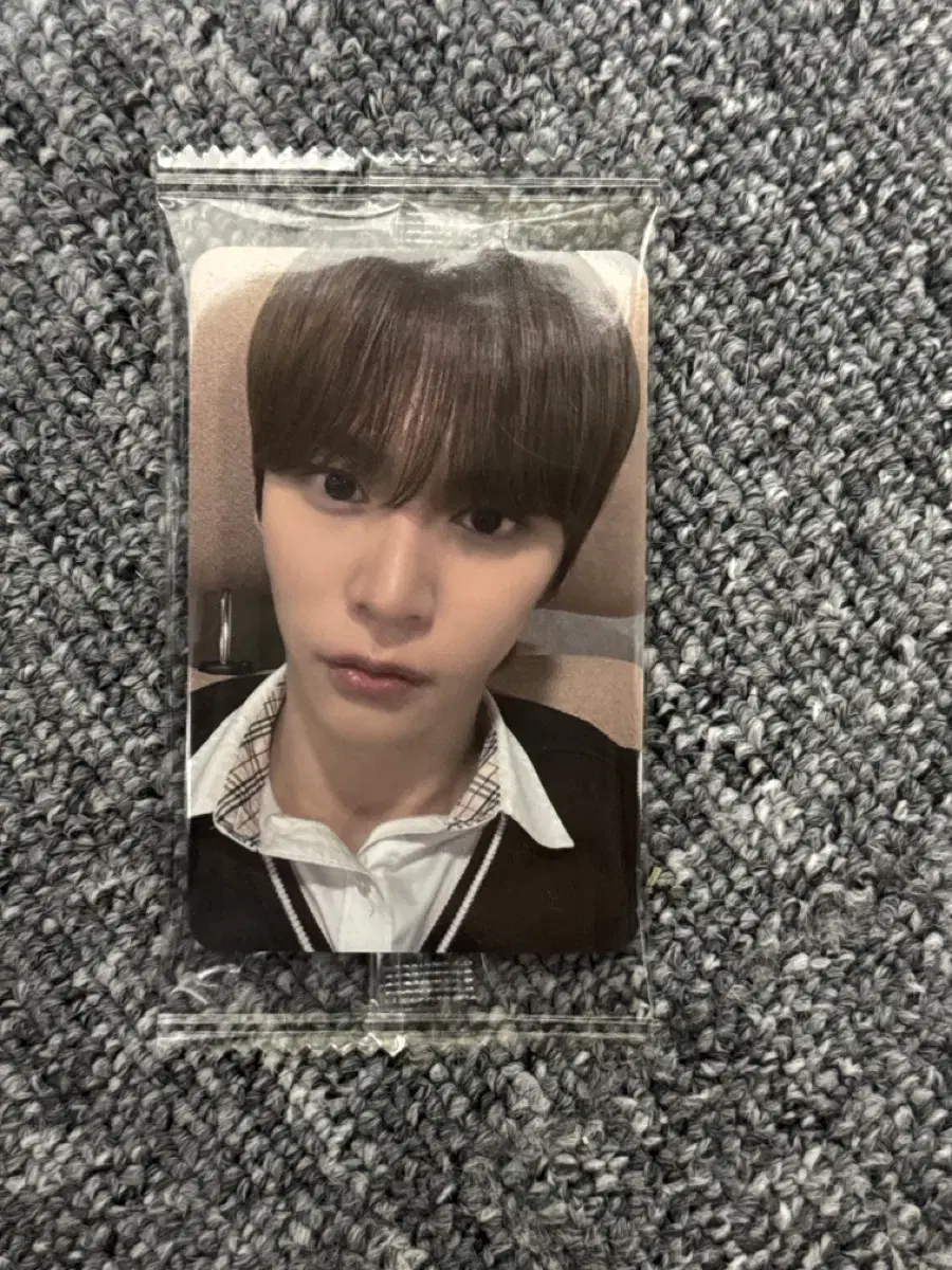 (Unsealed) ktown4u eunseok School Uniform Photocard!!!