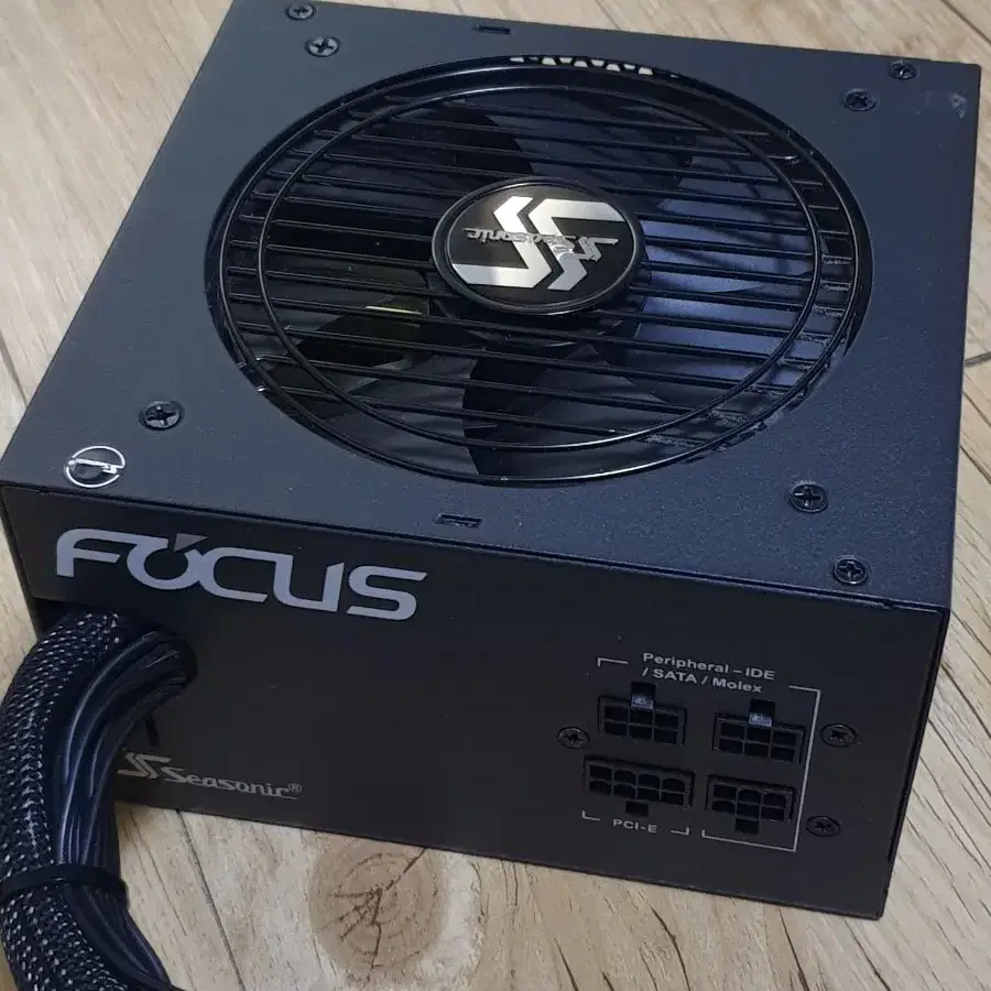 켐퓨터 파워 850w 판매합니다  focusGM-850