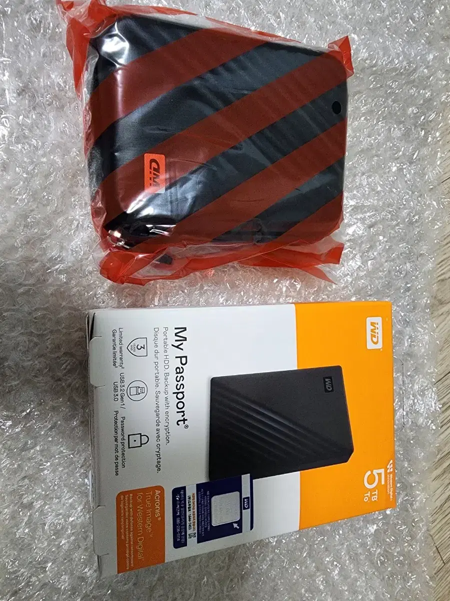 WD My Passport 5TB 외장하드+케이스포함 새제품 판매합니다