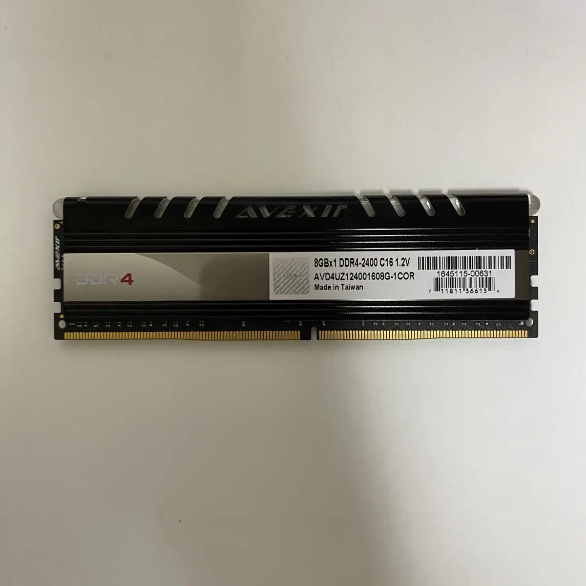 아벡시아 AVEXIR 8GBx1 DDR4-2400 C16 1.2V