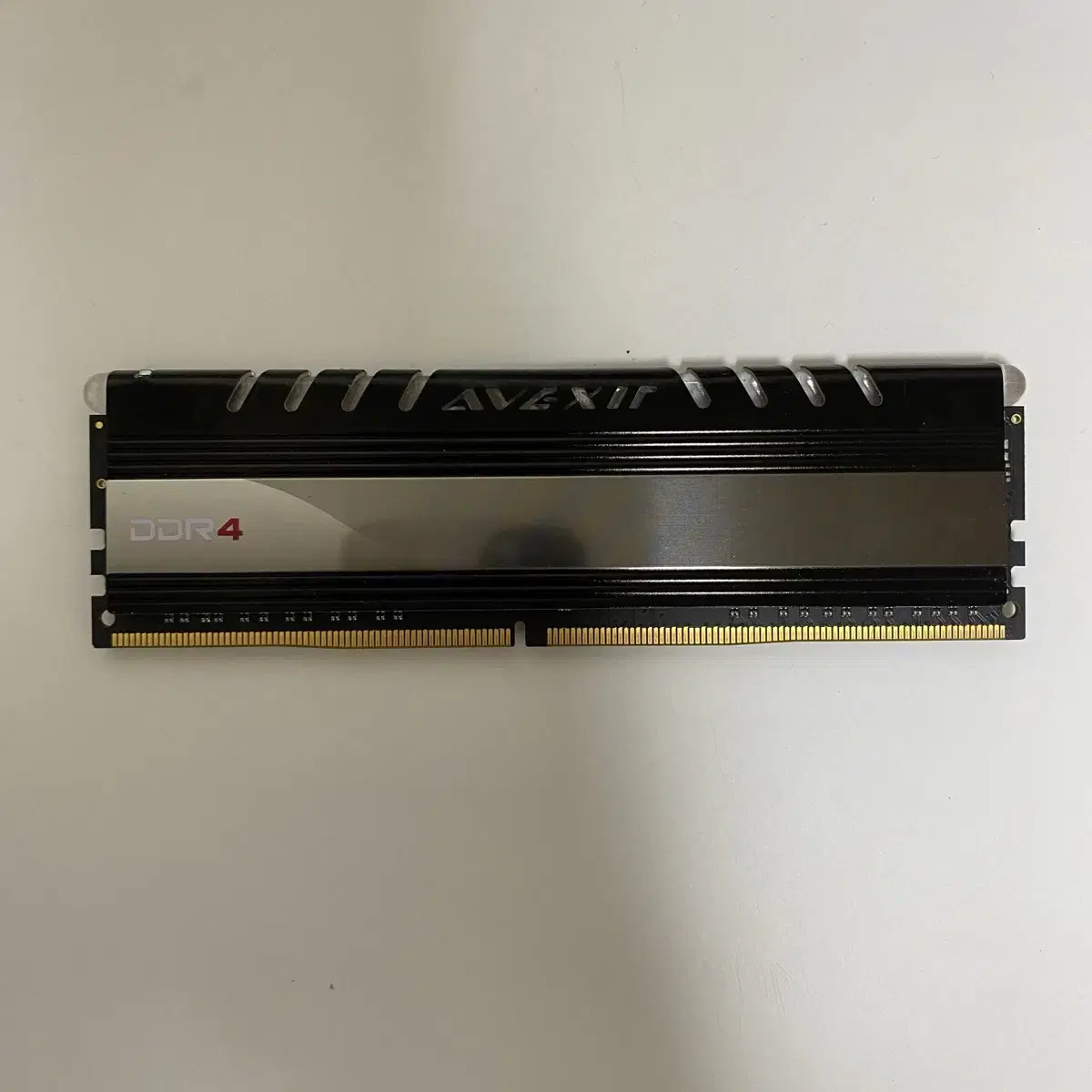 아벡시아 AVEXIR 8GBx1 DDR4-2400 C16 1.2V