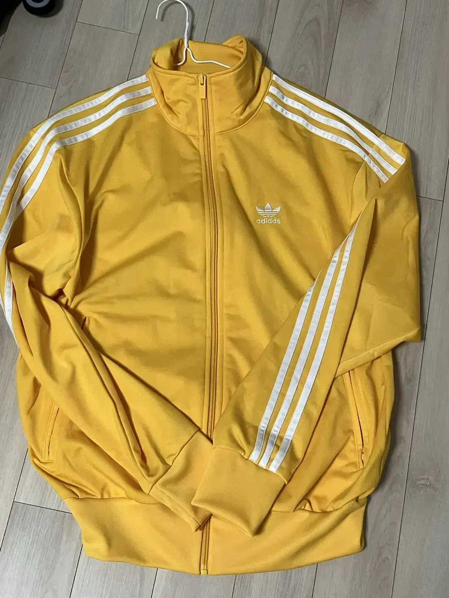 Adidas Jersey Yellow Size M Mujaza