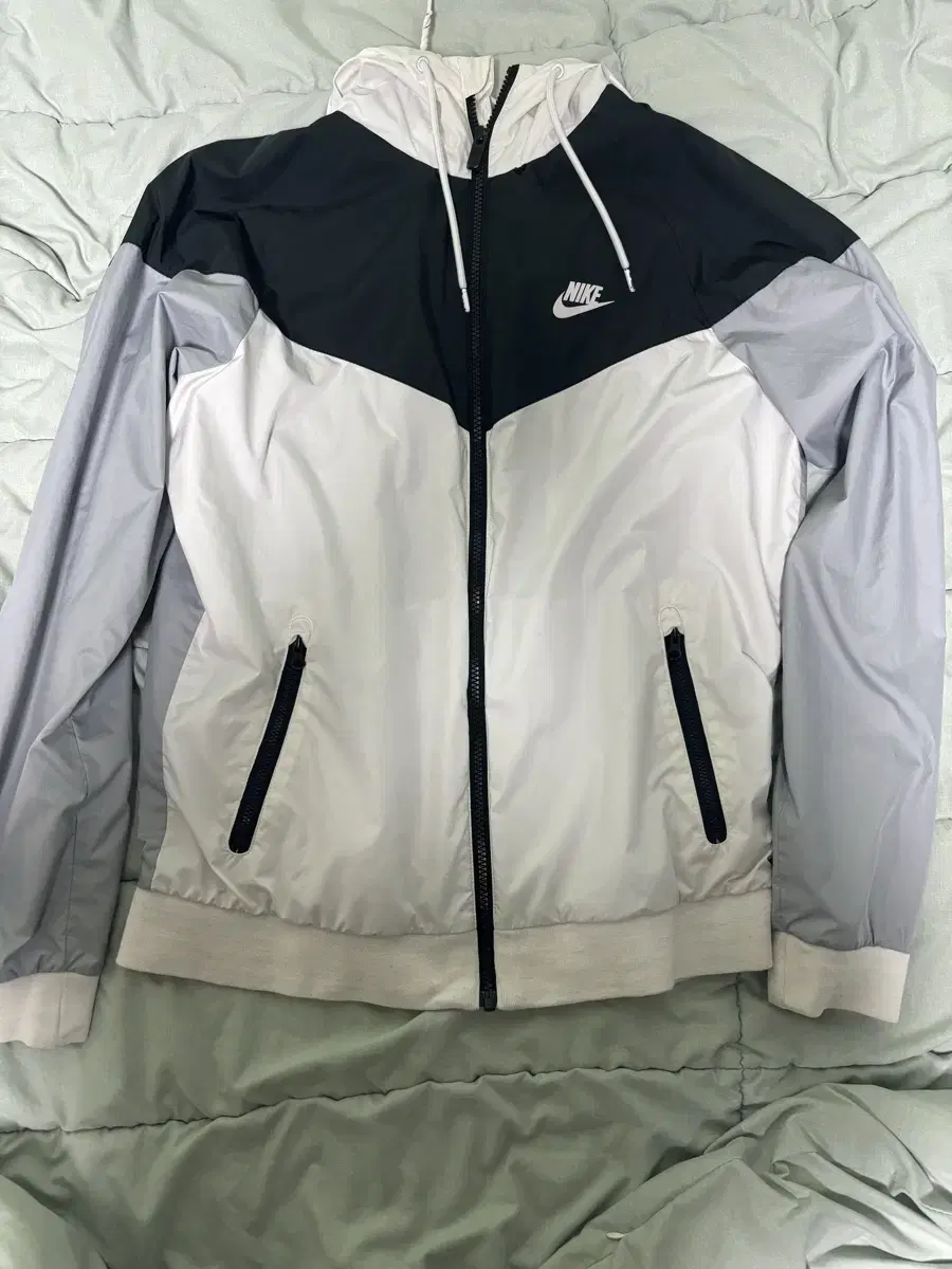 Nike Windrunner Windbreaker