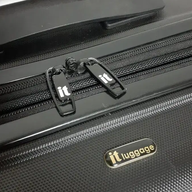 it. LUGGAGE 스컬 여행용 캐리어 가방