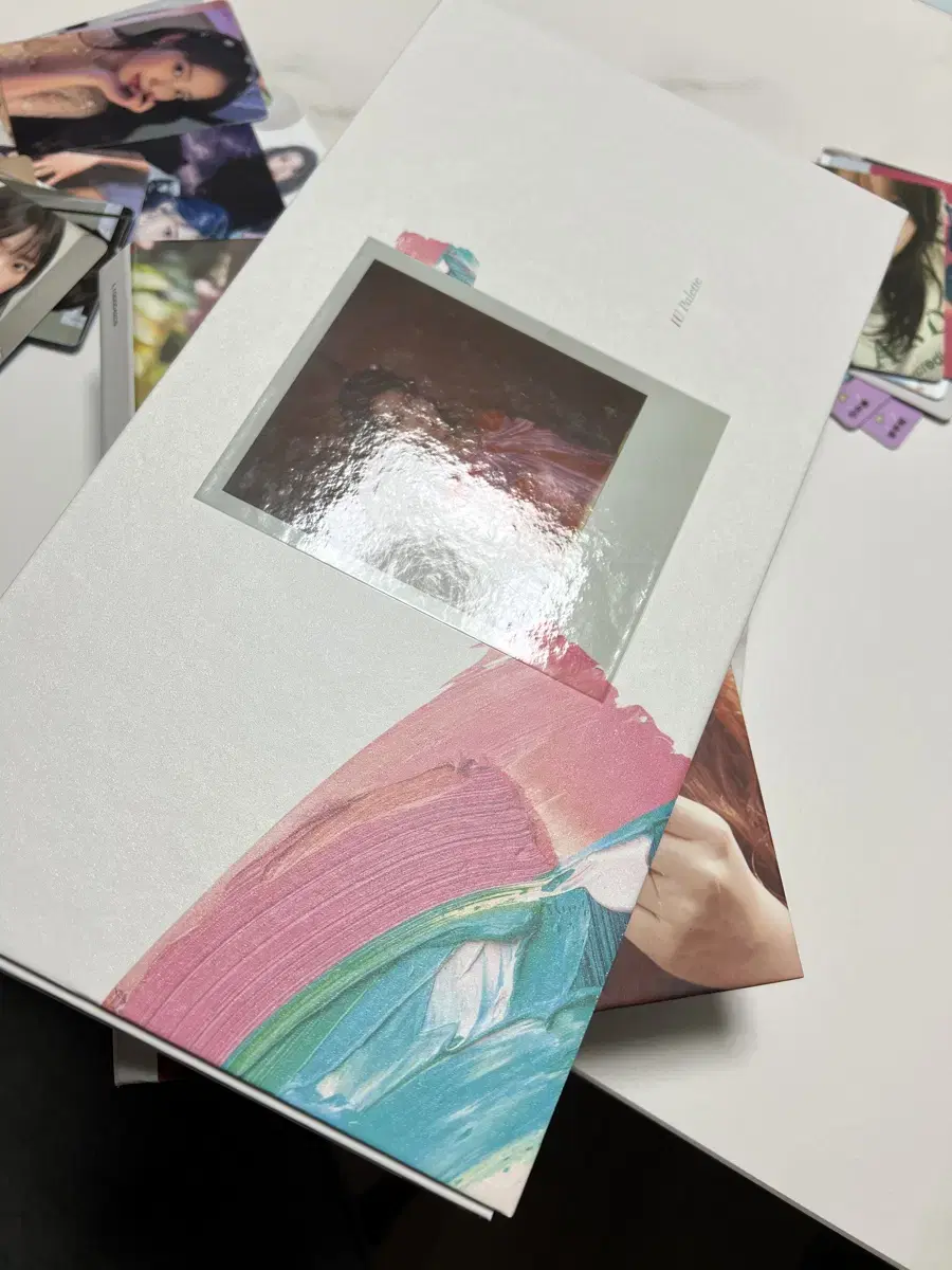 IU's regular 4-piece palette album WTS