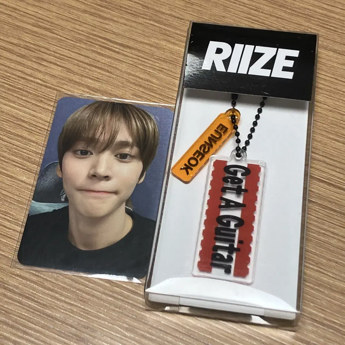 Get eunseok keyring photocard