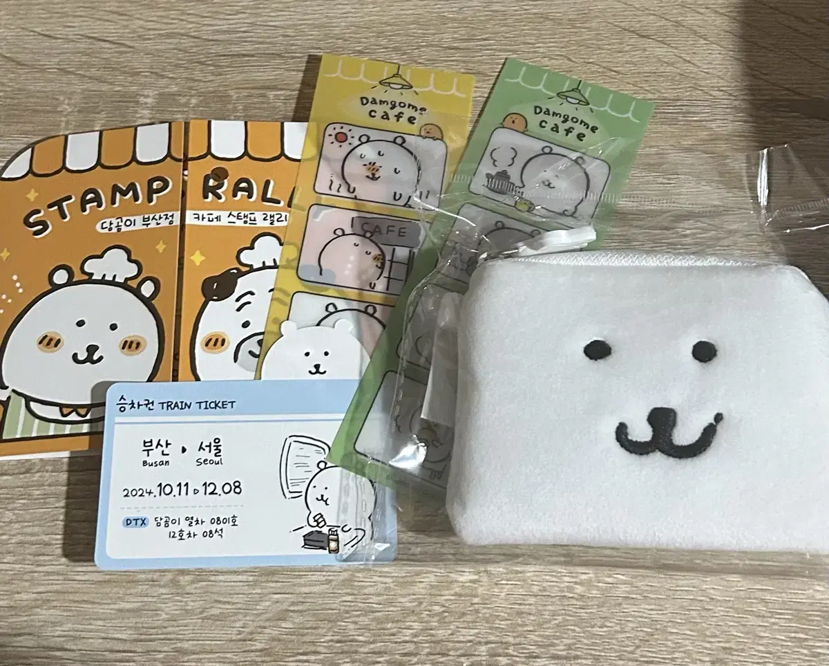 Joke Bear Busan Damgom Yi Poppable Cafe pre-order benefit Set Ticket Damgom Yi Mini Pow