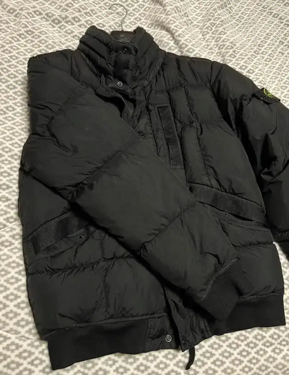 19FW Stone Island Crinkleclap Padded Non-HoodieL