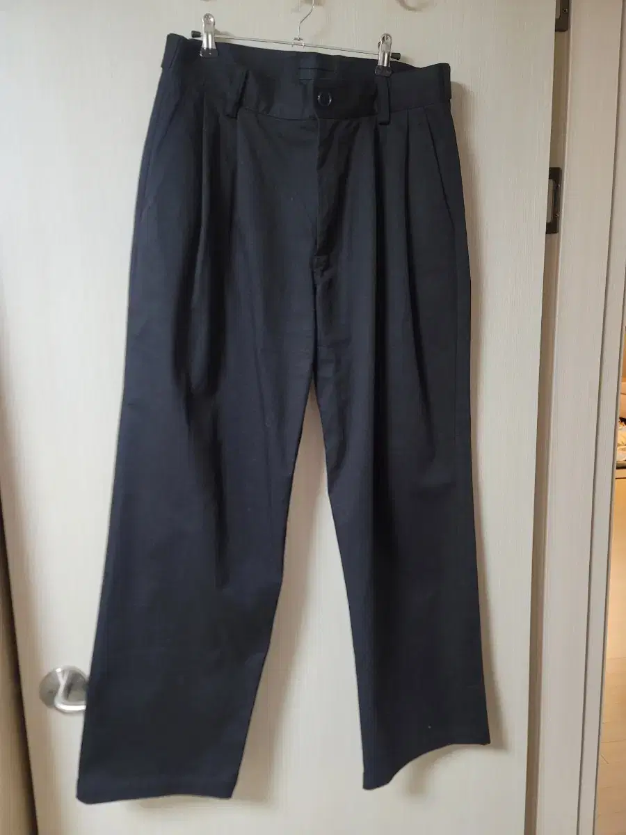 EssentialByQL Semi Wide Fit Pants Model012 (31) Hansom