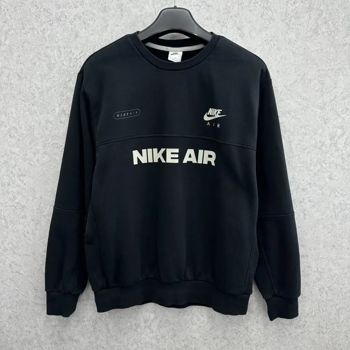 105 Nike Men's Loose Fit Top