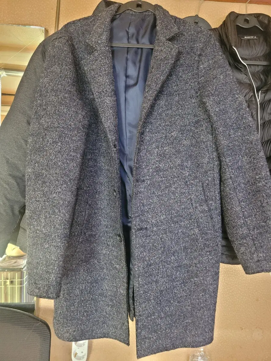 Disposal woolen coat, size 100