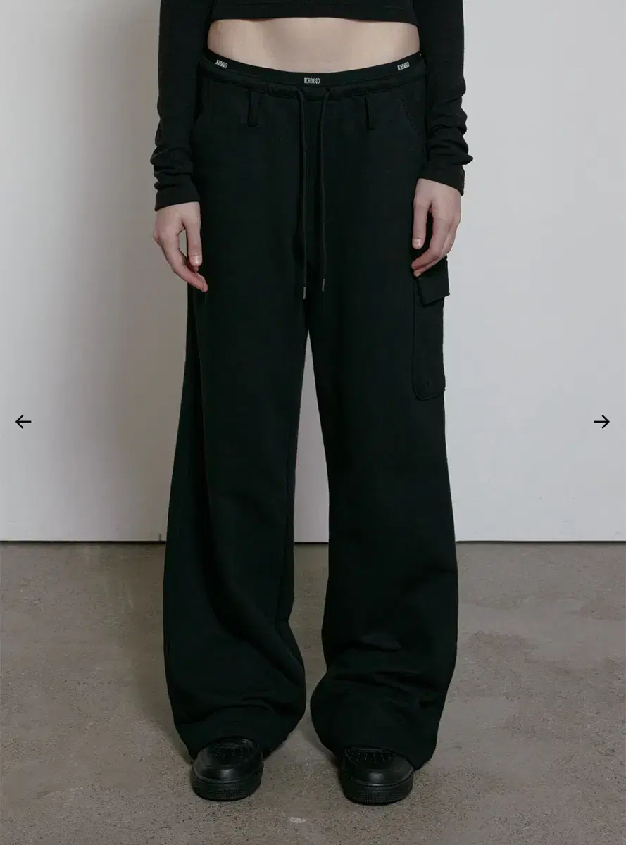 보헤미안서울 LOGO BAND WIDE PANTS, BLACK