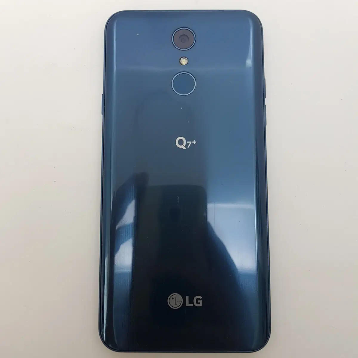 서울 LG Q7+ (Q725) 블루 A급 팝니다.