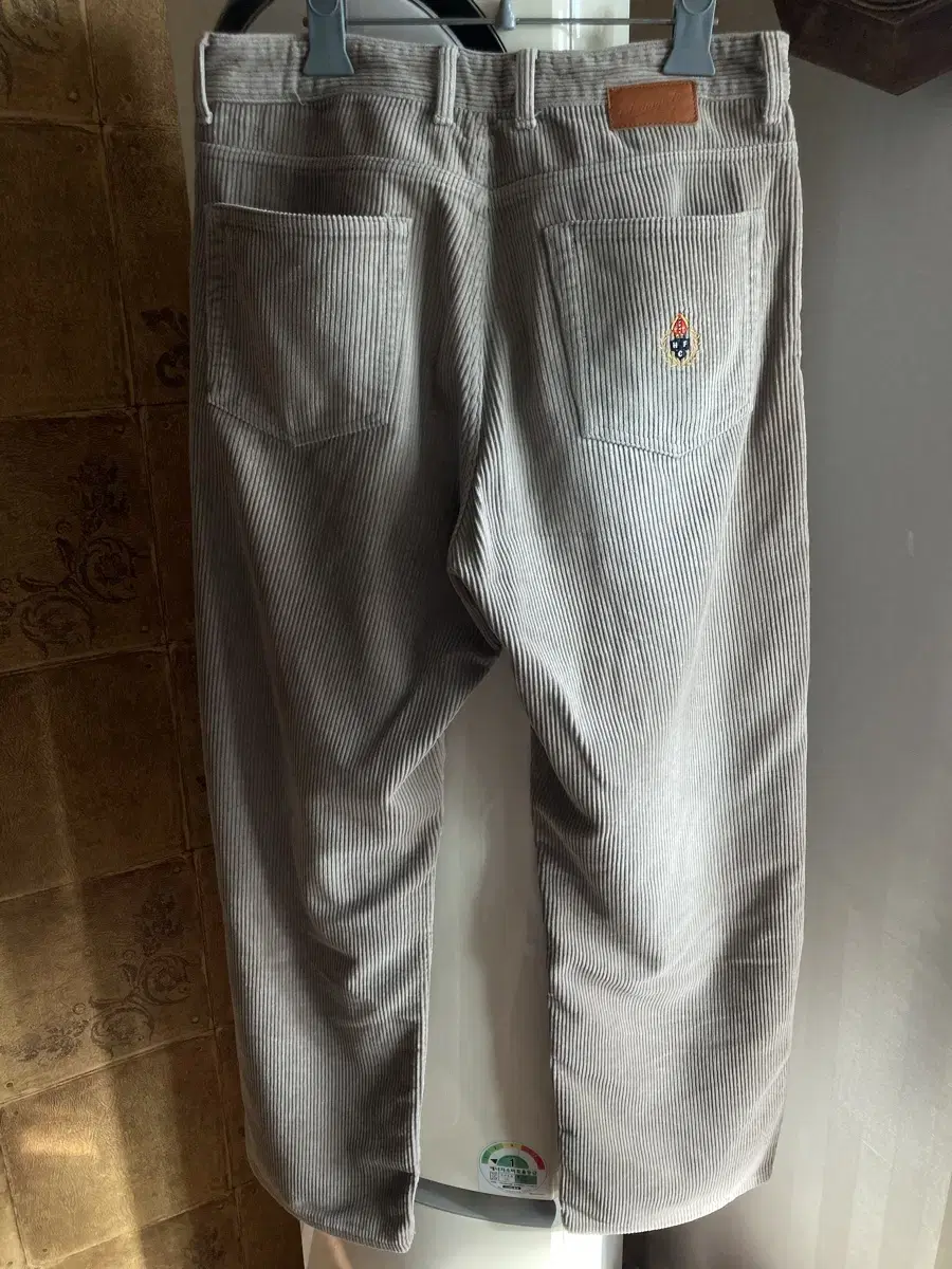 (L) Heritage Floss Crest Corduroy Pants