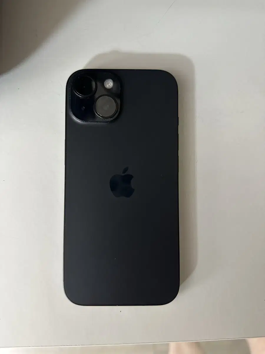 I sell an iPhone 15 black 512GB.