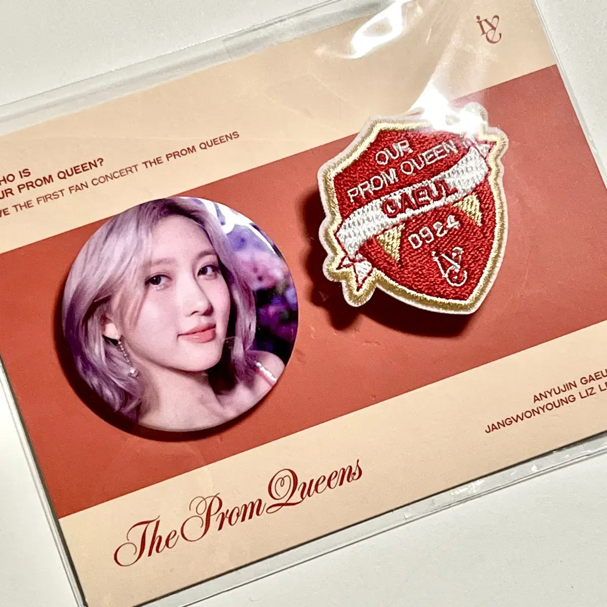 ive fanconcert The Prom Queens md MD Waffen Pin Button Set gaeul Can Badge