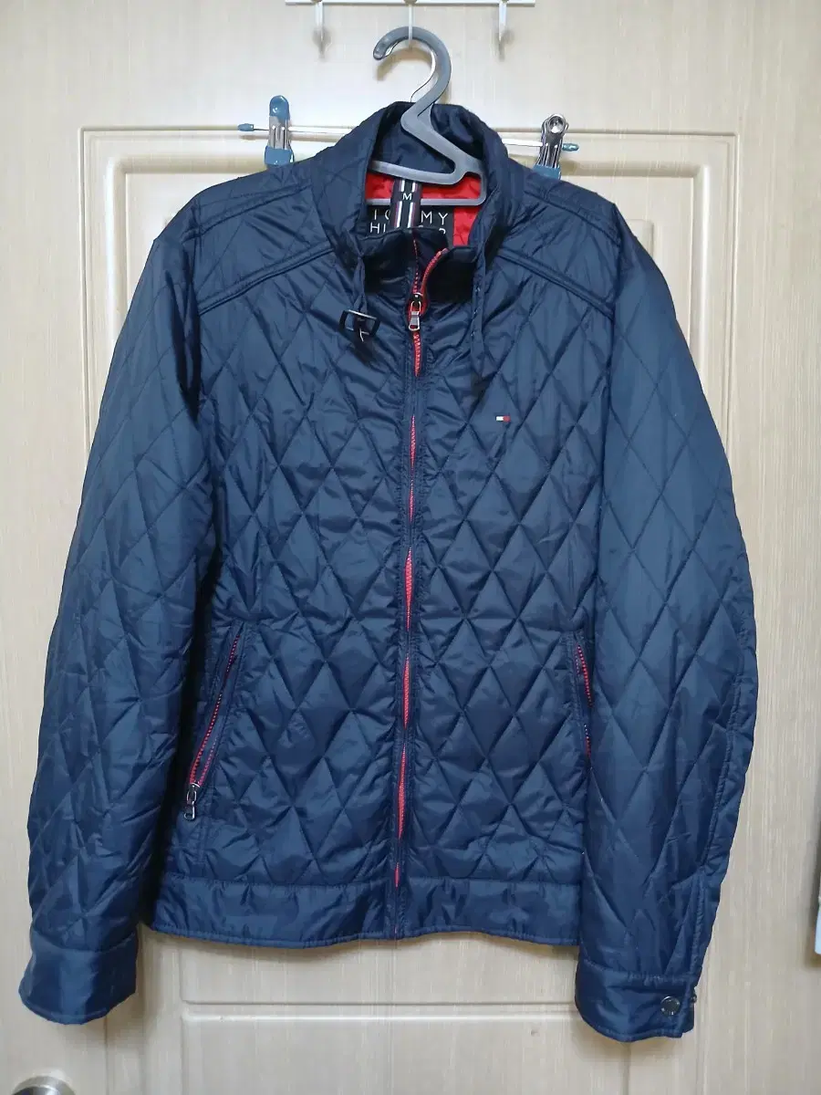 100% Tommy Hilfiger quilted jacket