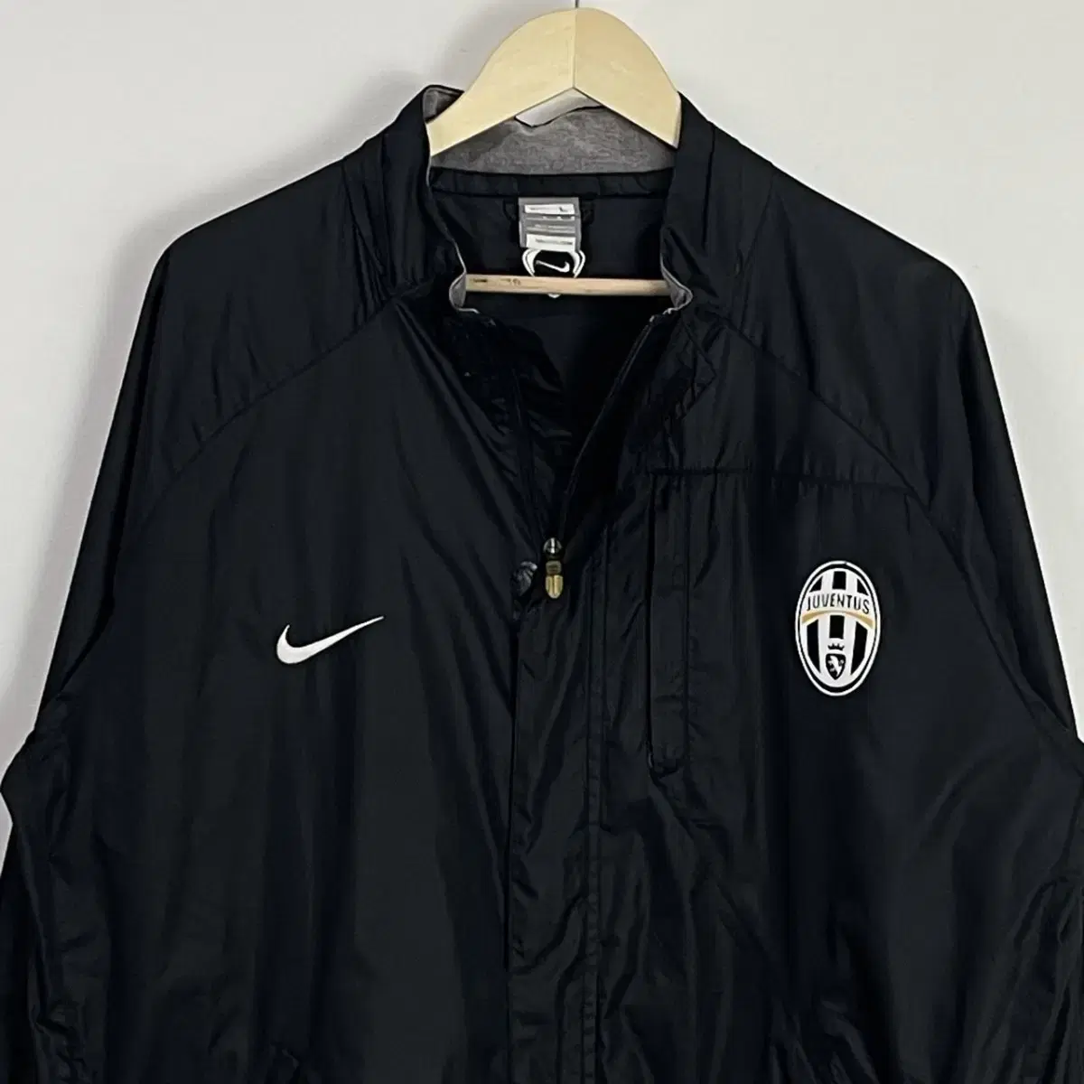 73 Product name: Nike Juventus Windbreaker