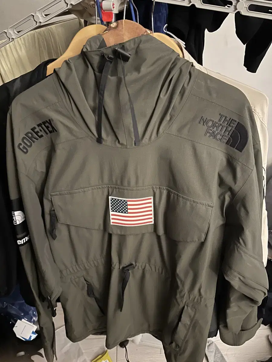 [L] '17s Supreme The North Face Expedition Stars and Stripes Anorak Jacket