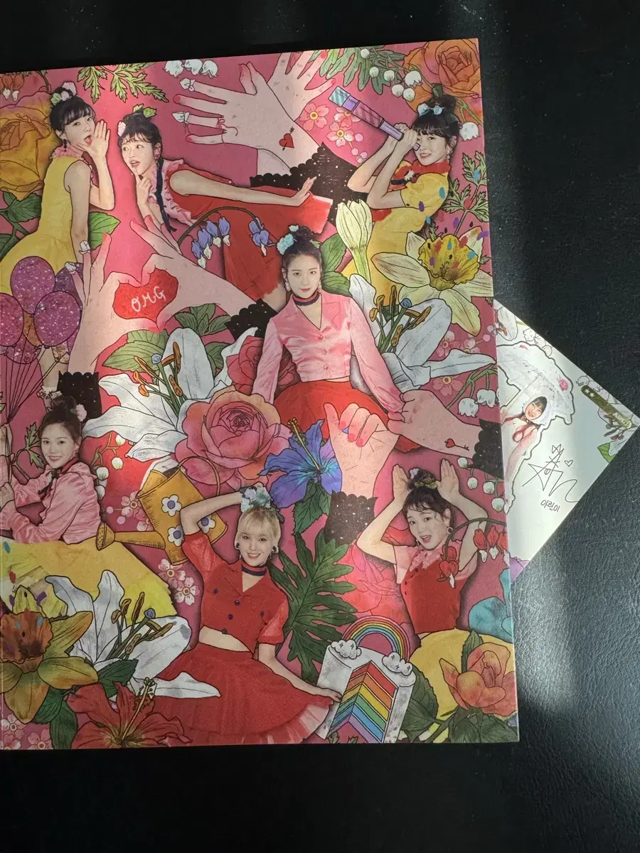 Very rare oh my girl coloring book album