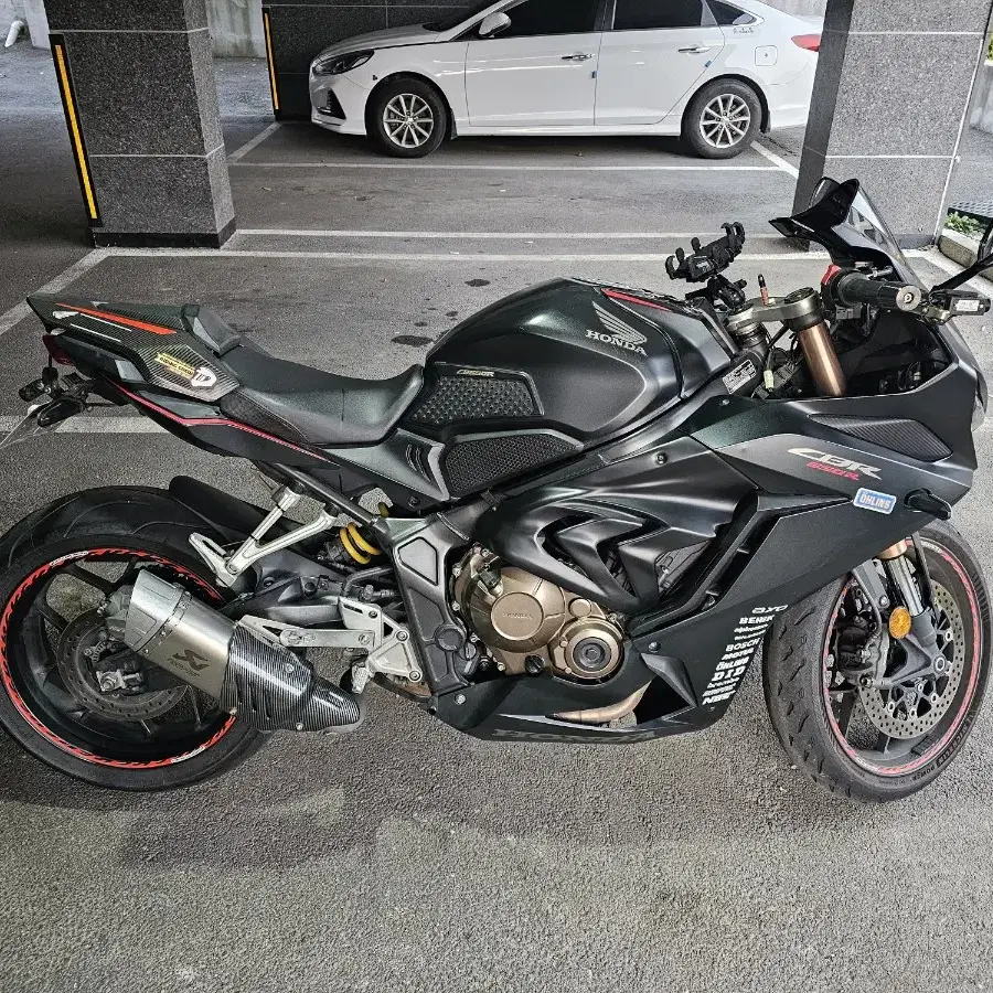 cbr650r 블랙 풀배기 19년식 팝니다