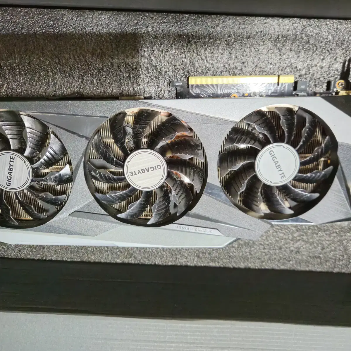 기가바이트 RTX 3080TI 게이밍 OC 판매합니다.