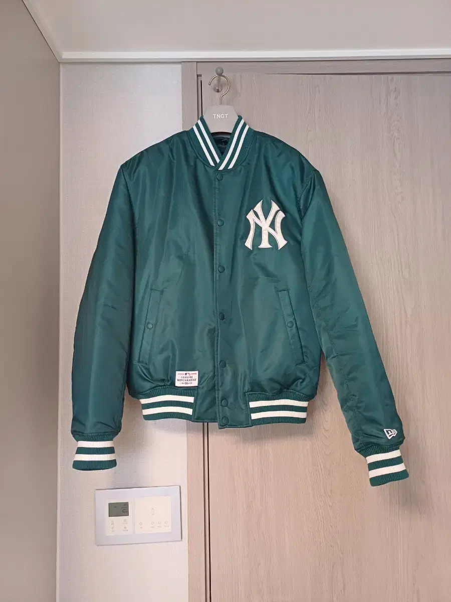 New Era MLB New York Yankees Stadium Varsity Jacket Green Size L for sale