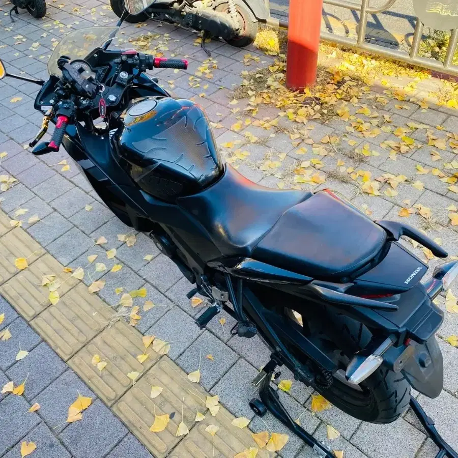 혼다 CBR125 2만km 블랙컬러 컨디션 좋은 깔끔한 바이크 저렴하게