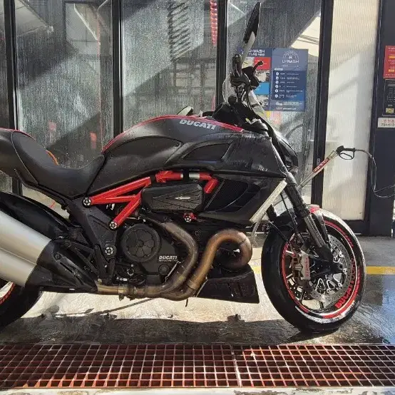 Ducati diavel carbon 1200