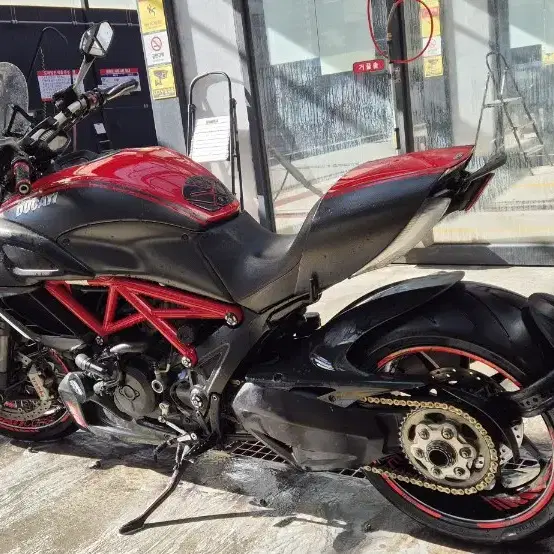 Ducati diavel carbon 1200